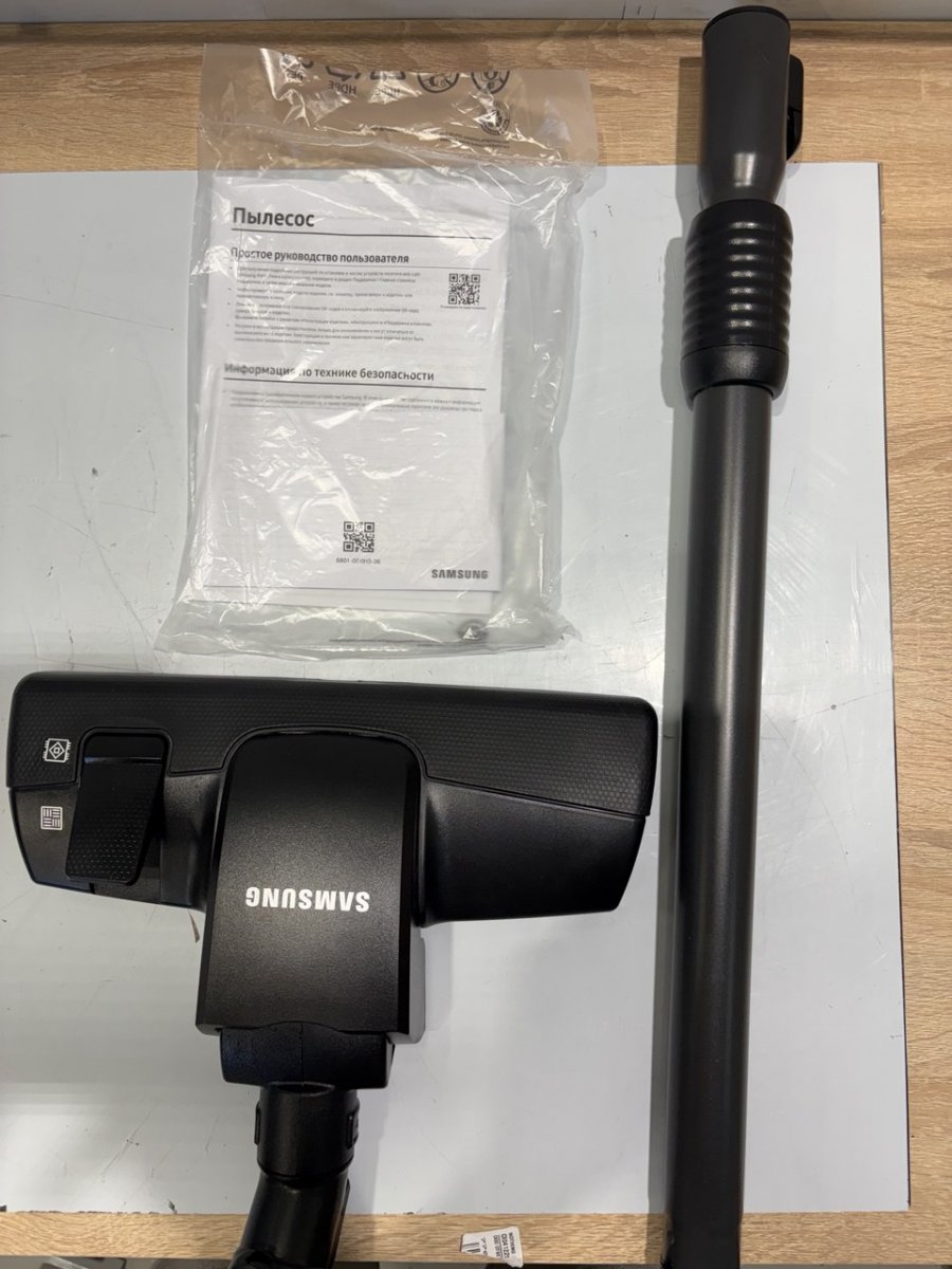 Пылесос с контейнером для пыли Samsung  VC15K4116VR (уцененный товар)