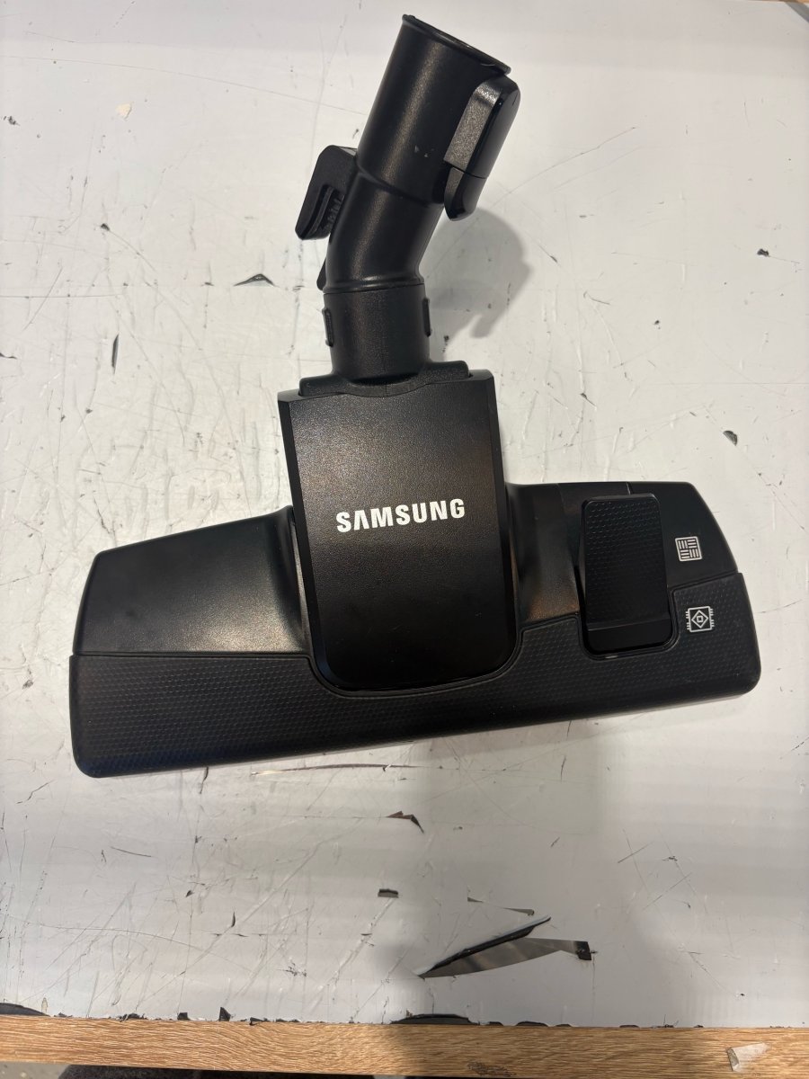 Пылесос с контейнером для пыли Samsung VC15K4116VR (уцененный товар)