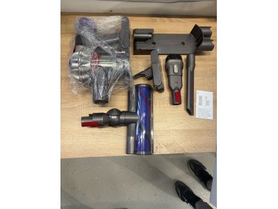 Вертикальный пылесос Dyson V8 Advanced,UK, Silver/Nickel (Уцененный товар) - изображение 2